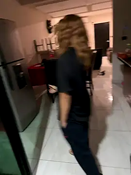 latinahorny11 online show from November 19, 3:28 am