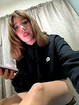 latinahorny11 online show from December 18, 5:24 am