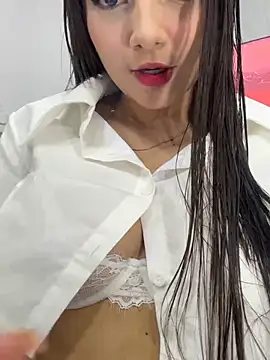 EmmiiGlow online show from January 11, 2:27 am