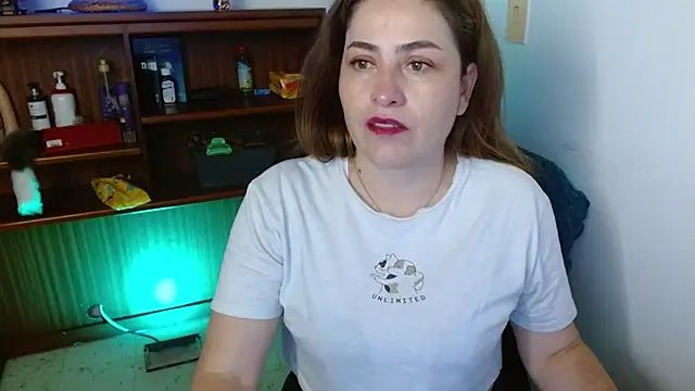 dayan hanks online show from April 18, 2:04 am