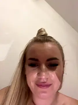 Snapshot of RuxyCatrina chatting on November 13, 12:09 am RuxyCatrina online show from November 13, 12:09 am