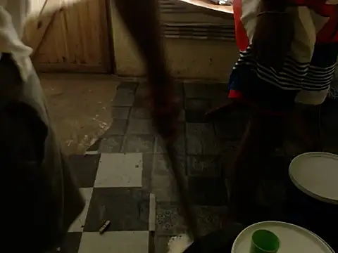 Snapshot of HUGEYOUNGBBC chatting on November 10, 10:20 pm HUGEYOUNGBBC online show from November 10, 10:20 pm