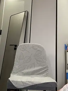 Snapshot of hoho-is chatting on February 5, 4:33 pm hoho-is online show from February 5, 4:33 pm