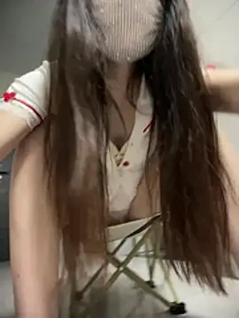 Snapshot of hoho-is chatting on July 23, 10:35 am hoho-is online show from July 23, 10:35 am