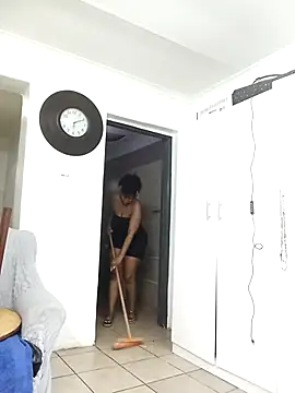 HipsDontLieX95 online show from December 5, 4:14 pm