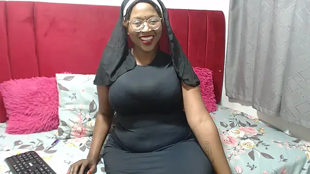Snapshot of HipsDontLieX95 chatting on May 13, 8:38 pm HipsDontLieX95 online show from May 13, 8:38 pm