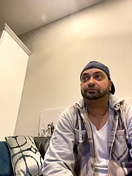 juicythickclit69 online show from November 29, 3:53 am