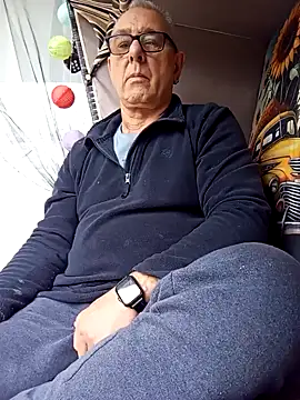 andy-1961 online show from November 25, 12:27 pm