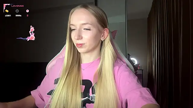 LaceDream online show from December 17, 4:13 pm