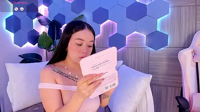 Snapshot of sofiaivanova chatting on February 9, 3:43 am sofiaivanova online show from February 9, 3:43 am