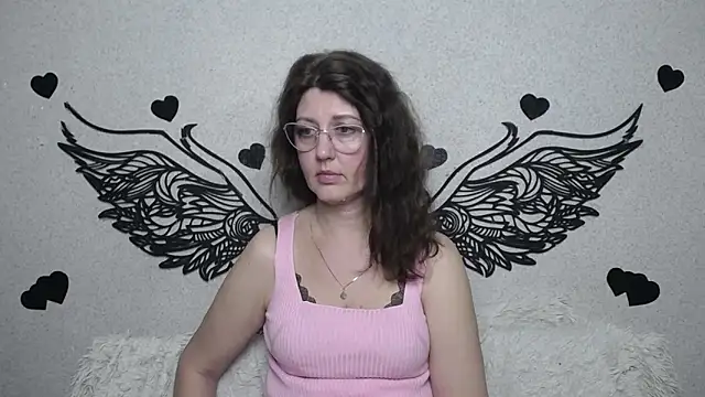 RoseHille online show from May 12, 5:10 pm