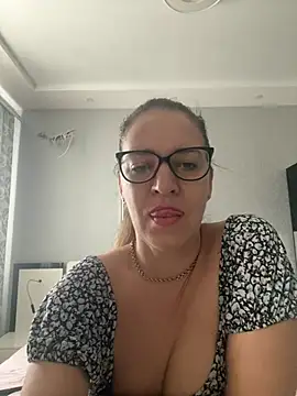 Snapshot of Milana8263 chatting on March 8, 8:07 am Milana8263 online show from March 8, 8:07 am