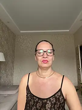 Snapshot of Milana8263 chatting on March 27, 9:42 am Milana8263 online show from March 27, 9:42 am
