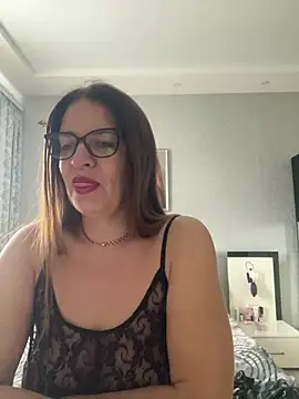 Snapshot of Milana8263 chatting on April 11, 6:18 am Milana8263 online show from April 11, 6:18 am