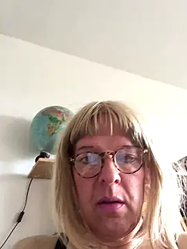 simone xdressing online show from September 17, 1:13 pm