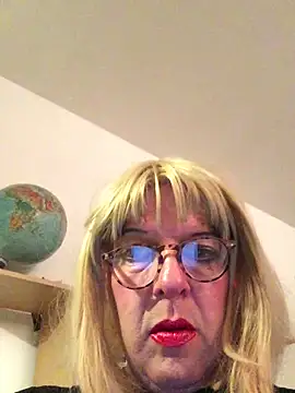 simone xdressing online show from October 4, 11:36 pm