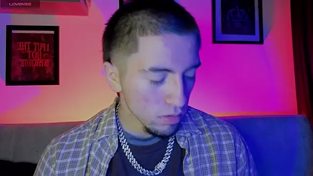 AresMassimoX online show from December 5, 1:36 am