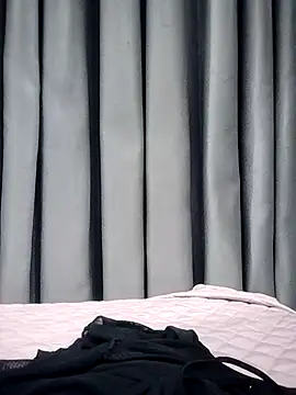   Anna    online show from November 24, 7:57 pm