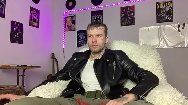 Huntall77 online show from March 16, 3:45 am