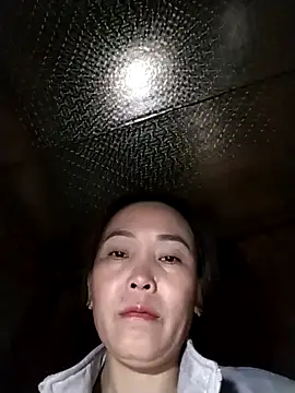 Feeling-hot online show from November 15, 3:04 am