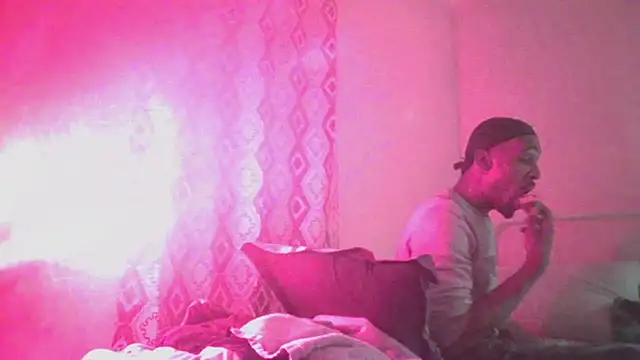 Snapshot of thatsmynega chatting on November 11, 4:23 am thatsmynega online show from November 11, 4:23 am