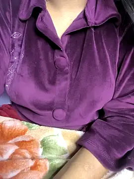 Snapshot of drakezone chatting on January 5, 8:34 pm drakezone online show from January 5, 8:34 pm