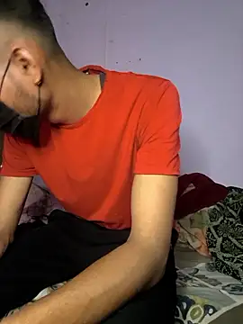 Snapshot of drakezone chatting on January 14, 3:28 pm drakezone online show from January 14, 3:28 pm