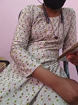 Iamyourdarling online show from December 18, 5:46 am