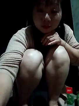 Snapshot of vangkt-cute chatting on March 17, 1:32 am vangkt-cute online show from March 17, 1:32 am