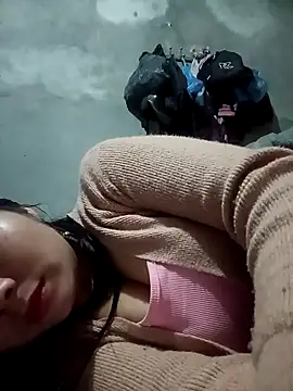 Snapshot of vangkt-cute chatting on March 19, 8:35 pm vangkt-cute online show from March 19, 8:35 pm