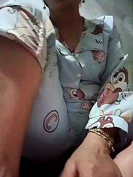 Snapshot of vangkt-cute chatting on April 1, 11:55 am vangkt-cute online show from April 1, 11:55 am