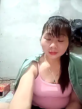 Snapshot of vangkt-cute chatting on April 4, 6:27 pm vangkt-cute online show from April 4, 6:27 pm