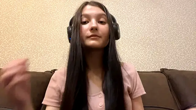 AurorAurora online show from December 3, 8:23 am