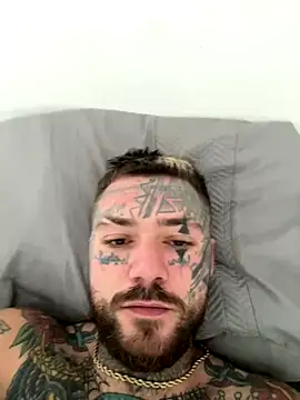 Snapshot of magicmichaell chatting on November 10, 12:59 pm magicmichaell online show from November 10, 12:59 pm