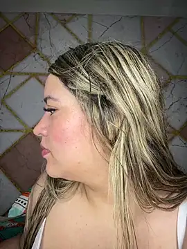 Amira Malia online show from January 16, 2:10 pm