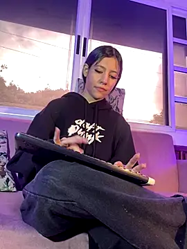 Snapshot of ReiAyanamy chatting on December 19, 7:43 pm ReiAyanamy online show from December 19, 7:43 pm