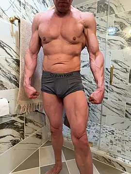 Snapshot of WildFocus chatting on January 7, 1:19 am WildFocus online show from January 7, 1:19 am