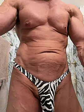 Snapshot of WildFocus chatting on June 11, 4:27 pm WildFocus online show from June 11, 4:27 pm