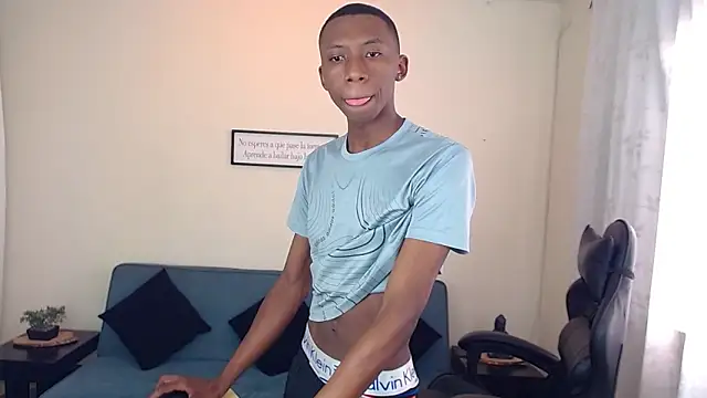 Miilo18 online show from December 15, 8:57 pm