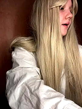 Snapshot of Scarlett_Shadow chatting on November 15, 7:21 pm Scarlett Shadow online show from November 15, 7:21 pm