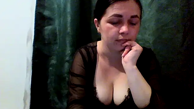 Vitalina282128 online show from May 27, 6:05 pm