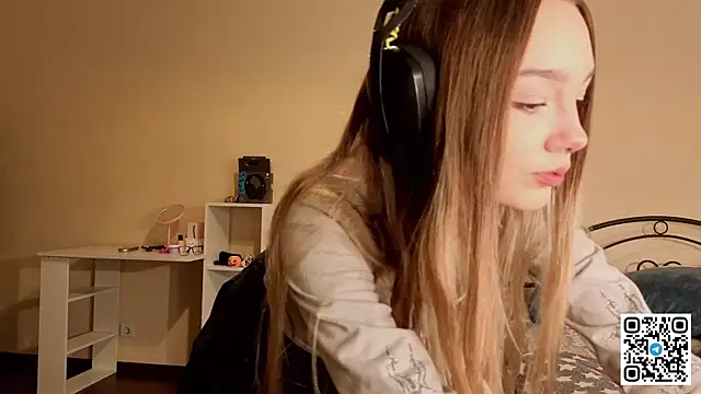 HoaPatton online show from December 5, 11:08 am