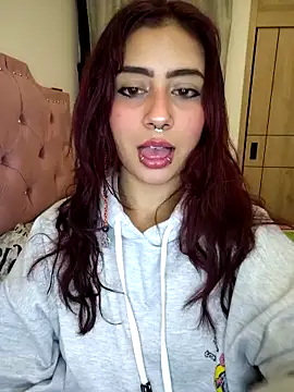 Sarah Lark- online show from December 20, 1:12 am