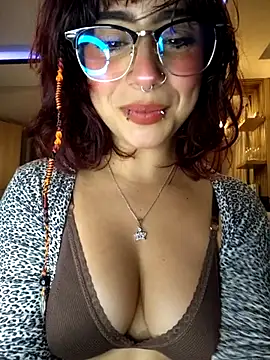 Snapshot of Sarah_Lark- chatting on May 12, 12:30 am Sarah Lark- online show from May 12, 12:30 am