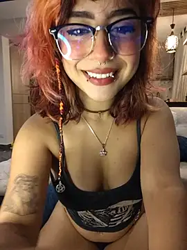 Snapshot of Sarah_Lark- chatting on June 10, 12:11 am Sarah Lark- online show from June 10, 12:11 am