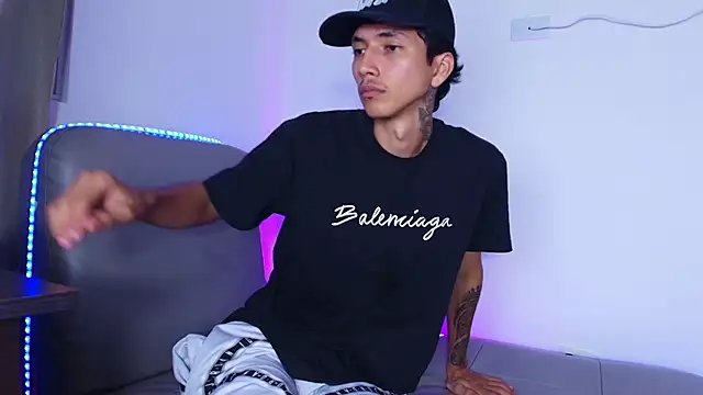 D3mon cock online show from December 4, 6:34 am