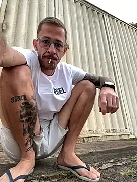 Snapshot of Lucasjandre chatting on January 18, 9:35 am Lucasjandre online show from January 18, 9:35 am