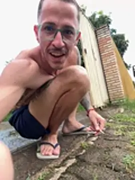 Snapshot of Lucasjandre chatting on February 12, 8:48 pm Lucasjandre online show from February 12, 8:48 pm