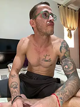 Snapshot of Lucasjandre chatting on March 19, 2:10 pm Lucasjandre online show from March 19, 2:10 pm