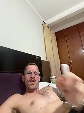 Snapshot of Lucasjandre chatting on May 16, 12:29 am Lucasjandre online show from May 16, 12:29 am
